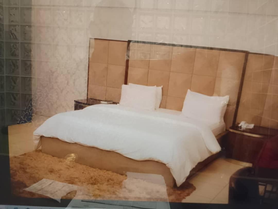 Diamond Lane Hotel Abuja Extérieur photo